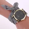 ブレスレットウォッチ女性の有名なブランドのファブリッククォーツ美しく女の子のためのギフトレディースフラワークロス腕時計