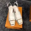 Sandalen Schuhe Europäische Amerikanische Dicke Flachkopfleder Nähen Rückenschnalle