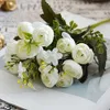 Fiori artificiali 13 teste 1 pacchetto Bouquet di rose bianche Rose di seta in poliestere Decorazione domestica di nozze rosa Piante finte Fiore