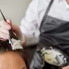 Sıkı başına 20 adet Saç Boyama Karıştırma Kaseler Seti Cape Tonu Fırça Tarak Kase Tokalar Kulak Kapakları Eldiven Salon Araçları
