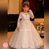 Spedizione gratuita vintage principessa fiore ragazza abiti 2019 alta qualità scollo a barchetta maniche lunghe in pizzo grazioso vestito da prima comunione per bambini