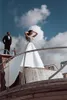 2019 en linje ren långärmad satin strand land billig bröllopsklänningar långa tåg två stycken sexiga bröllop brudklänningar med bottoner