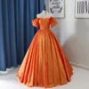 Vintage Orange Cenerentola Prom Dresses Ball Gown Off The Shoulder Juliet Manica corta Fiori fatti a mano Drappeggiato Occasioni speciali Dr227B