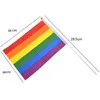 Regenboogvlaggen gay pride stick vlag creatieve mini plastic stick hand auto vlag draagbaar waaiende handgreep 21 14 cm met thuisfestival 264R