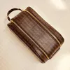 King size toalettartikar väska 25 m47528 designer modemän kvinnors kosmetiska toalettpåse lyxiga skönhet fodral pochette accessoires väska kit n47527