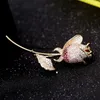 Pełna Diamond Rose Flower Broszki Szpilki Dla Kobiet Luksusowy Kostium Corsage Projektant Broszka Pins 2020 New Fashion Wedding Gold Biżuteria