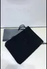 Partihandel Förpackningsmaterial Velvet Bag 12x9cm Svart väska till tillbehör Örhängen Bra utskrift