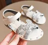 Neue mode Strass Kinder Mädchen Sandalen 3 Farben Sommer sandalen Atmungsaktive Gleitschutz Leder Baby Schuhe Mode Schuhe