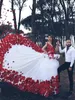 Abiti da sposa rosso e bianco con i fiori Handmade 3D Peplum del V collo delle donne saudite abiti arabi per sposa abito del partito