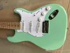 Mint Green Electric Guitar z białą pickguard, blackboard, SSS Pickups, 22 progami, oferującym usługi dostosowane