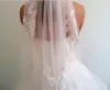 新しい安い高級短いブライダルベールの結婚式のヘアアクセサリー白い象牙の短い肘の長さのビーズのレースチュールのウェディングベールの花嫁