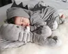 生まれたばかりの赤ちゃんのロンパース新しい生まれたばかりの赤ちゃんの服恐竜のフード付きローマンジャンプスーツの衣装長袖の女の子フード付きボディスーツKKA7830