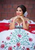 العربية قبالة الكتف فساتين quinceanera الأحمر الأحمر التطريز مطرز الطبقات الكشكشة الكرة أثواب الاجتياح قطار حفلة موسيقية الأميرة فساتين