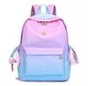 1 PC 배낭 가방 새로운 나일론 초등학교 배낭은 잉크젯 그라데이션 여행 가방이있는 세련된 학교 가방입니다.