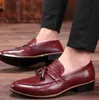 Novos Homens Quentes Mocassins Sapatos de Couro PU Formal Elegante Vestido de Sapato Simples Deslizamento No Homem Calçado Casual Tamanho Grande 37-48