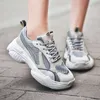 Gorące sprzedaż damskie buty do biegania 3M odblaskowy Triple Blay Grey Sports Trainers Designer Sneakers Domowa marka wykonana w Chinach