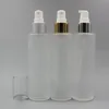 120ML Vuoto Frost Glass Spray Bottiglia di nebulizzazione fine 4Oz Dispenser per pompa in vetro rotondo ricaricabile Collare in argento dorato con spruzzatore in alluminio