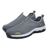 Atmungsaktive Damen-Herren-Laufschuhe. Leichte Sommer-Outdoor-Sporttrainer-Sneaker. Hausgemachte Marke, hergestellt in China, Größe 39–44