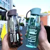 Borraccia in plastica da 480 ml Cinturino in silicone per studenti Coppa per sport all'aria aperta Bottiglie d'acqua estive da campeggio anticaduta 4 colori