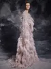 Modesto Krikor Jabotian Elegante scollo a V manica lunga Backless A Line Abiti da sera Paillettes Abiti da cerimonia in piume di pizzo Sweep Train Abito da festa