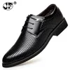 Été mode formelle hommes chaussures poinçon dentelle respirant creux affaires robe chaussures en cuir véritable sandales décontractées Oxfords rty67