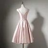 Vestidos De dama De honor cortos De satén rosa rubor con cordones 2020 vestido De fiesta hasta la rodilla bata De Soiree296R