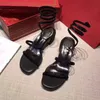 Kvinnor Sandaler Snake-Wrap Open Toe Sandal Party Bröllop Skor Fashion Diamond Sandals Kvinnor Sommar Chunky Heel Shoes