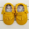 HONGTEYA Nueva suela de goma Cuero genuino Niñas Niños hechos a mano Niño suela dura primeros caminantes mocasines de cuero para bebés Zapatos 20 colores