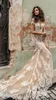 Şampanya Julie Vino Denizkızı Elbiseler Omuz Derin Dalgalanan Boyun Gelinlikleri Süpürme Tren Dantel Gelinlik Özel Yapımı