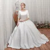 A linha de cetim vestidos de casamento Lace Up vestido de noiva com mangas meia primavera outono praia vestidos de noiva