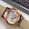 Wersja na najwyższym poziomie Master Geographic Q1422421 Czarna wielofunkcyjna tarcza Cal 939a Automatyczne różowe złoto obudowa męska zegarek skórzany pasek 2675