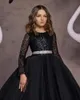 2020 Schwarze Blumenmädchenkleider Applikationen Kristall Pailletten Gürtel Langarm Mädchen Pageant Kleid Jewel N Ballkleider Mädchen Party Gowns301b