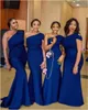 Royal Blue Ons Satynowa syrenka syrena Druhna Sukienki 2020 Rucha podłogi długość Plus Size Wedding Guest of Honor Solens257x
