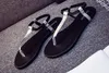 Designer-w pantofole sandali in pelle piatta con sandali femminili dita dei piedi donna