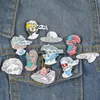 1000 modèles différents Icônes de dessin animé classique Style Épingle en émail Génie savant fou Badge Boutons Broche Anime Lovers Chemise en jean Épinglettes