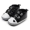 Barn pu materiella mode småbarn mjuka botten skor hjärtmönster baby flicka söta sportskor 0-18m