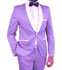 Groomsmen Smoking dello sposo Grigio argento Nuovo arrivo Scialle Risvolto bianco Abiti da uomo Matrimonio Uomo Sposo 2 pezzi Giacca Pantaloni 2432