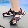 Kinder Jungen Sandalen Ausschnitte weiche und leichte Kinder Strandsandalen Jungen Europäische Größe 28~38 Sommer Kinder Segeltuchschuhe für Jungen