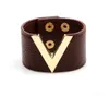 Bijoux de createurs de luxe femmes guldarmband lyxiga designer smycken kvinnor läder armband v bangle hela smycken244h