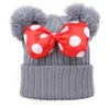 Leuke dot cartoon grote boog kinderen cap hoed kinderen gebreide katoenen muts herfst winter warme meisjes dubbele pompom hoeden