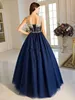 2020 Granatowy Blue Zroszony Formalna sukienka Evening Scoop Sheer Cap Rękaw Corset Powrót Prom Dresses Vestidos de Quinceanera Rates de Soirée