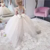 2020 Ny prinsessa Flower Girls Dresses Weddings Jewel Tulle Lace Appliques Button Back With Big Bow Födelsedag Barn Tjej Pageant Klänningar