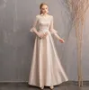 Lace satin brudtärna klänningar med ärmar lång 2019 elegant bröllop gästklänning spets upp party kappor