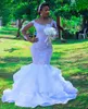 Plus Size abiti da sposa sirena Sheer fuori dalla spalla Appliques del merletto Illusion Abiti da sposa Tiered Ruffles maniche lunghe Garden Wedding Robes