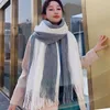 Sciarpa coordinata colore all'ingrosso femminile autunno e inverno Studenti coreani cashmere selvatico spesso in calda sciarpa di lana lavorata a maglia regali di Natale