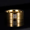 Nuovo anello personalizzato in acciaio inossidabile placcato oro titanio con zirconi abbinati Set di gioielli per amanti della fascia nuziale in vendita all'ingrosso