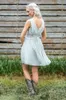 カントリースタイルショートブライドメイドドレス2019安いvネックラッシーバックレス夏の夏のボーウブライドメイドスリードレスのためのドレス