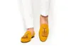 Freies Verschiffen 2019 Luxusmannveloursleder Müßiggänger-Ebenenquasten kleiden runde Zehen Schuhe Beleg-Auf Sapato Feminino männliche Heimkehr 2 Farben an