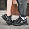 Kvinnor Luxury Mens Running Shoes 3M Reflective Triple Black White Grey Sports Trainers Designer Sneakers Hemlagade märke Made in China