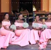 Nigerianisches afrikanisches rosafarbenes Meerjungfrau-Brautjungfernkleid, schulterfrei, Spitze, appliziert, geteilt, bodenlang, Trauzeugin, Hochzeitsgast, Dre237m
